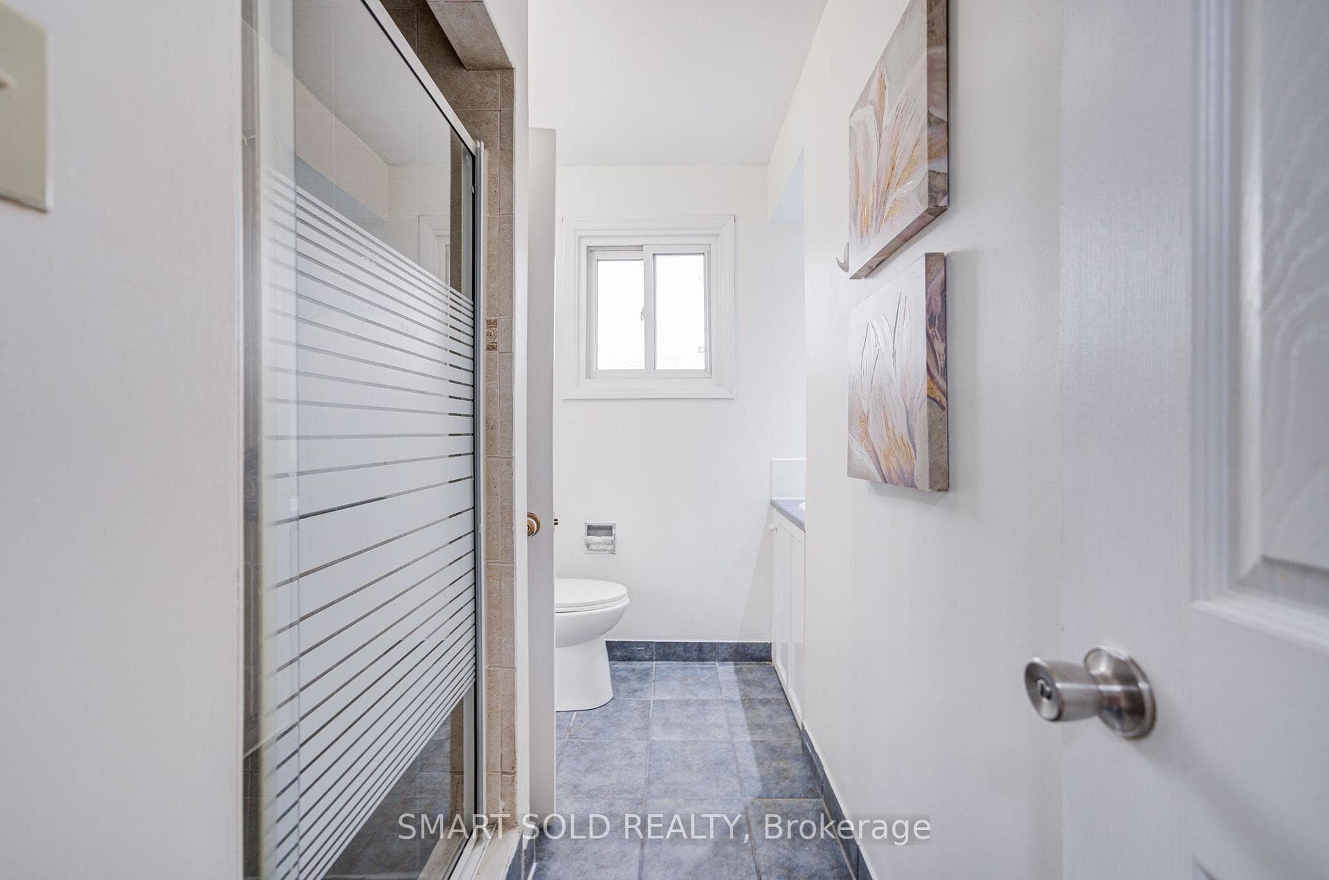 837 Queensbridge Drive photo 31