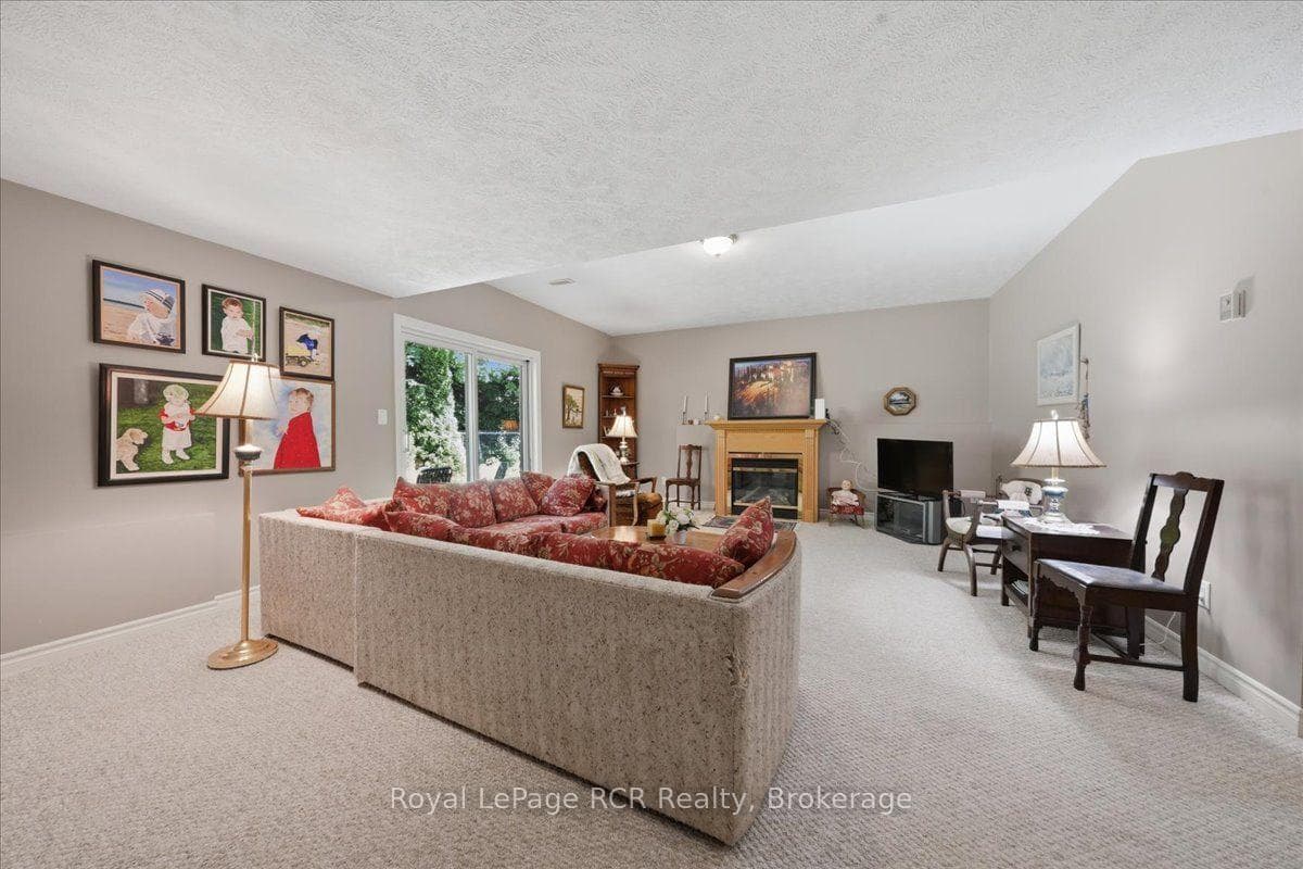 255 2nd Avenue photo 33