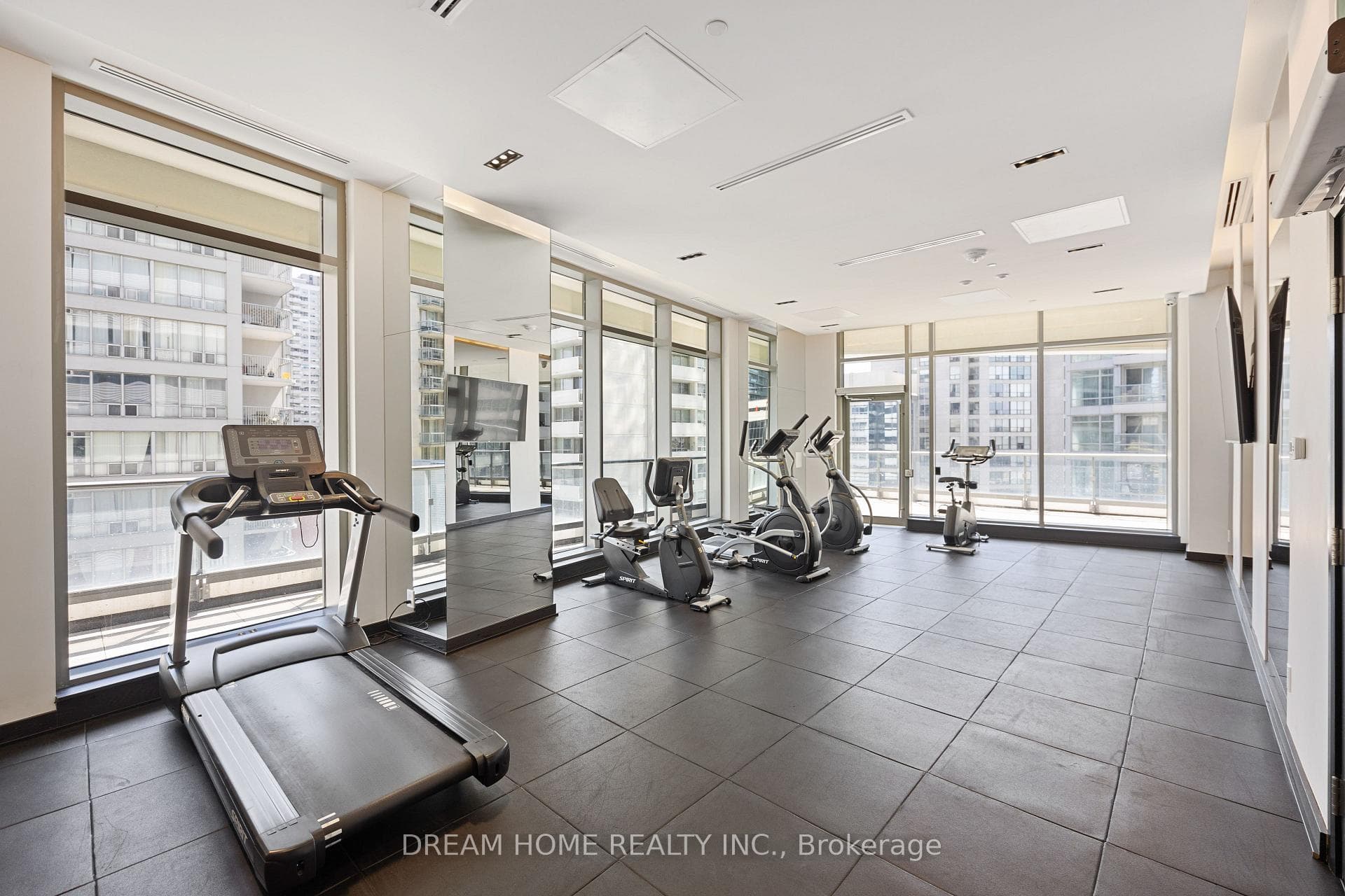 2221 Yonge Street Unit 5303 photo 37