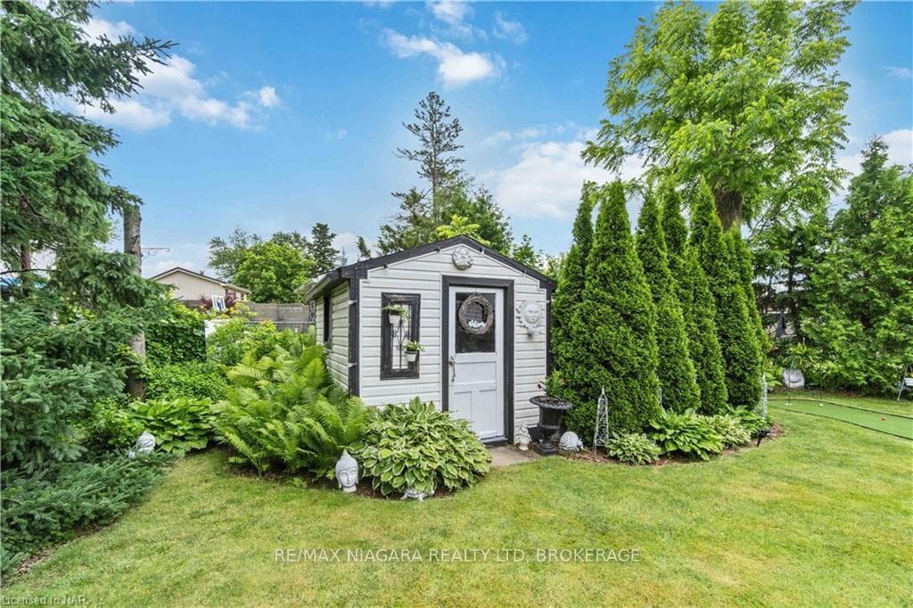 6638 ARGYLL Crescent photo 34
