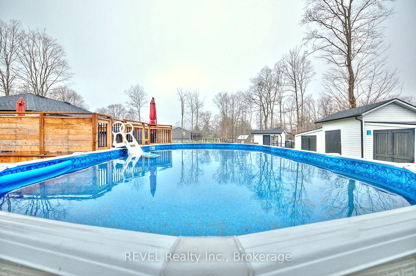4875 Mapleview Crescent photo 15