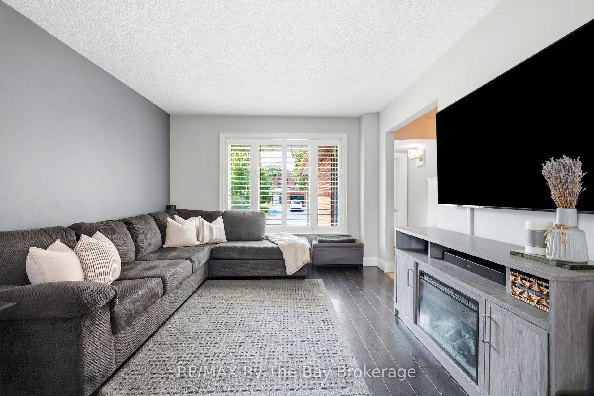 291 Woodlawn Crescent photo 7