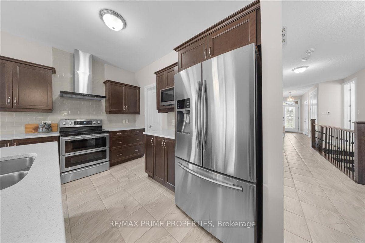 817 Platinum Street photo 8