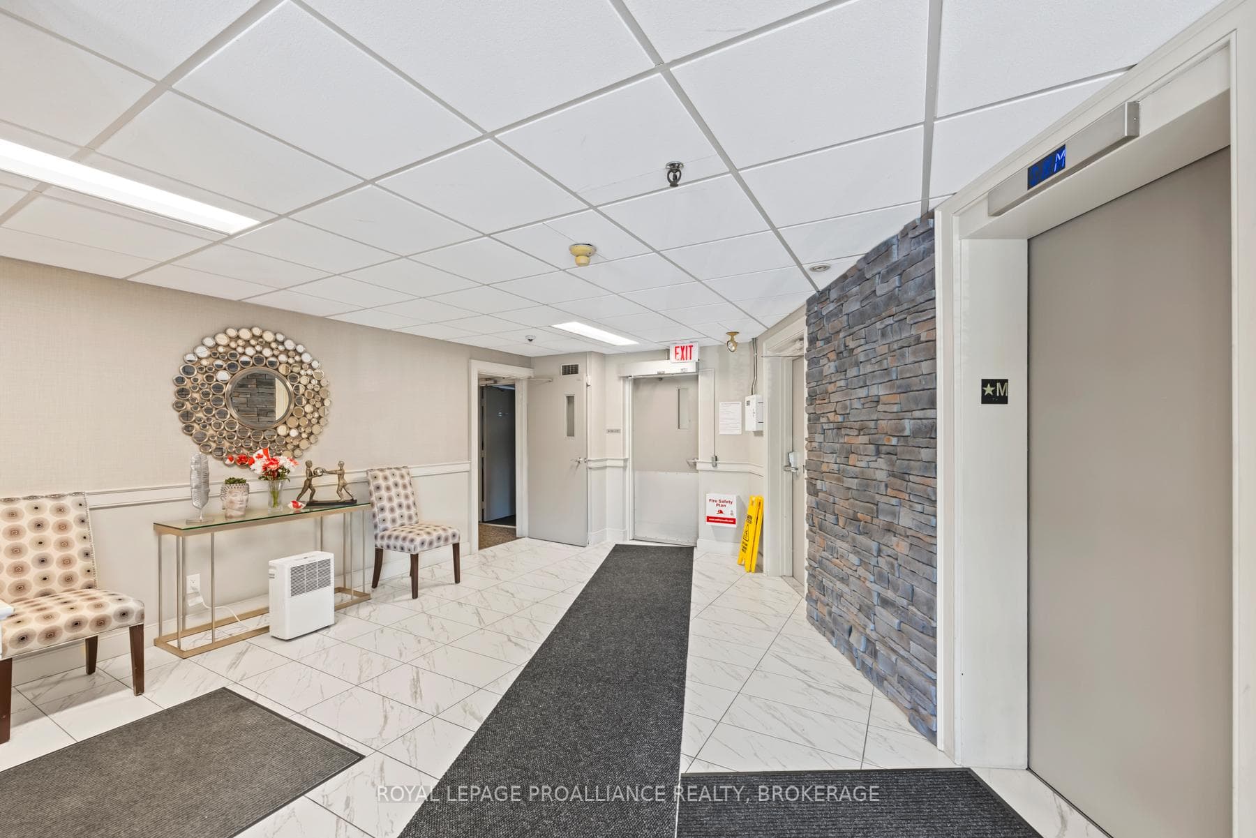 334 Queen Mary Road Unit 215 photo 6
