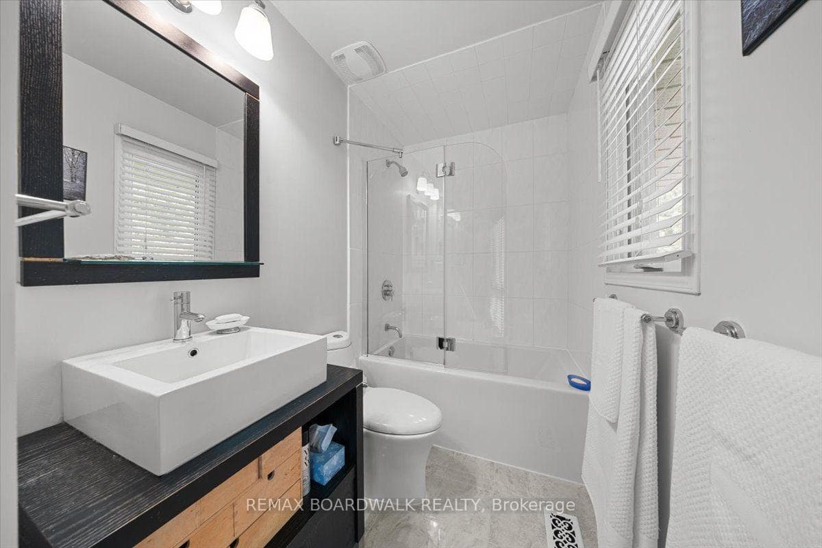 15 Selwyn Crescent photo 33
