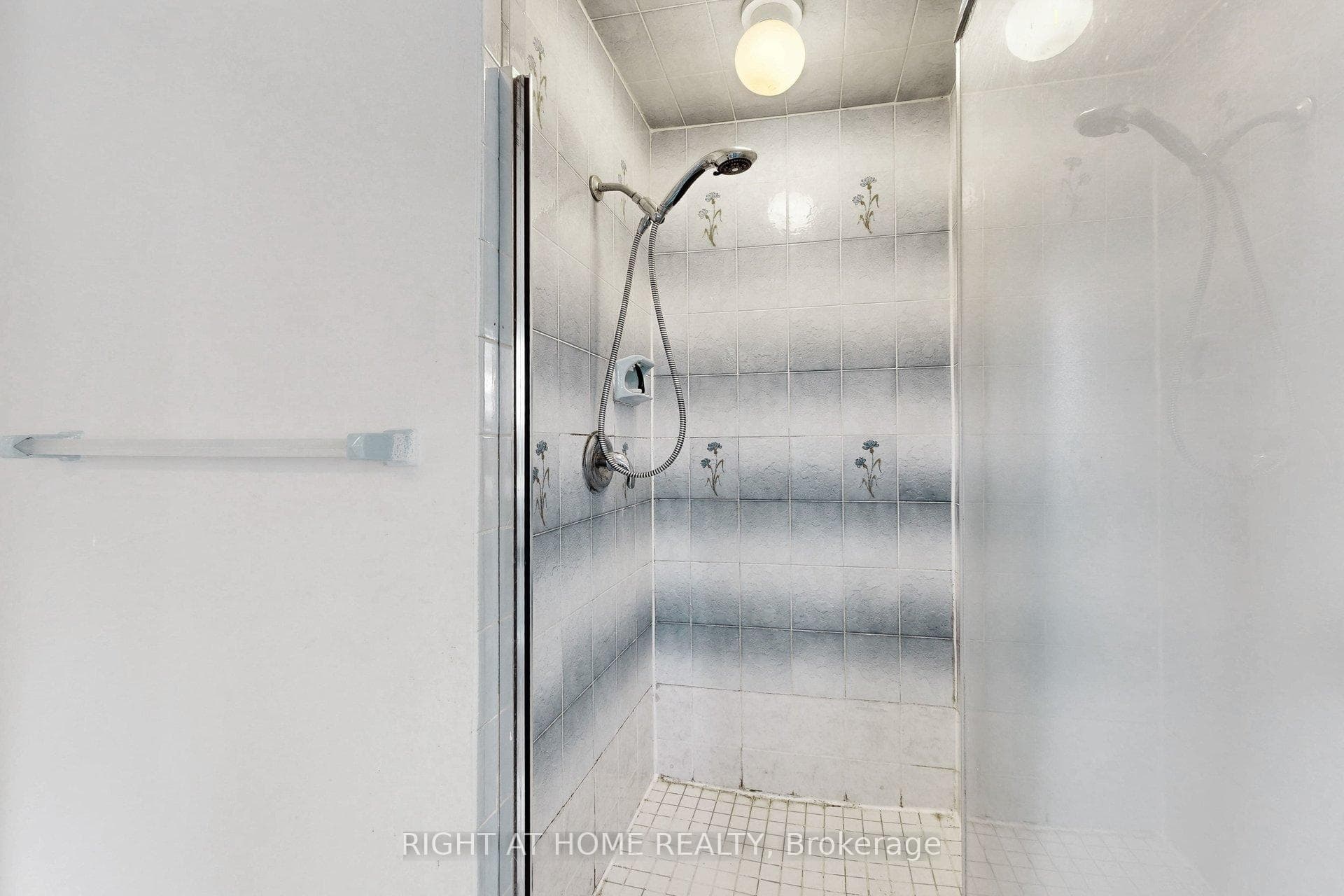 103 Heatherton Way photo 38
