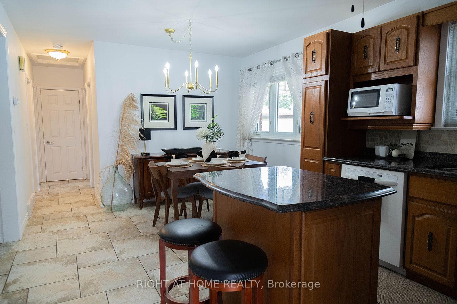 186 King Edward Avenue photo 9