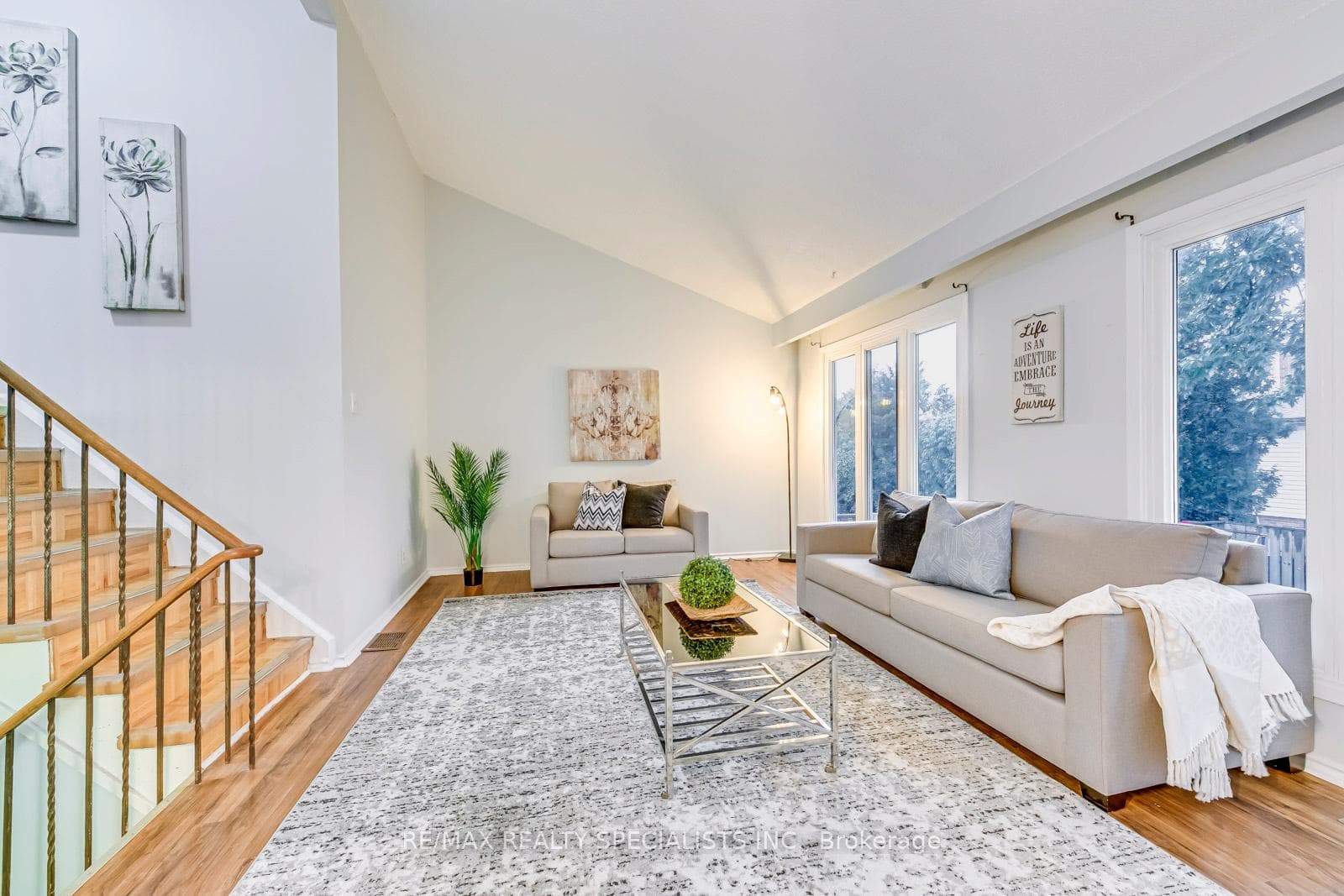 48 Camberley Crescent photo 13