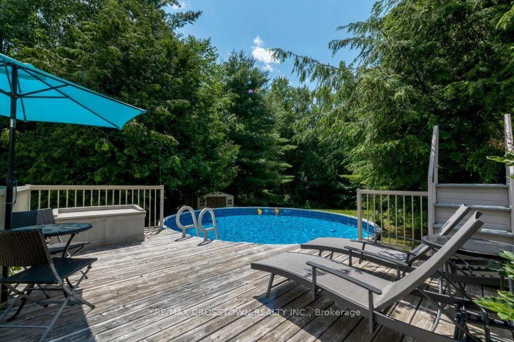 Rear A/G swimming pool
