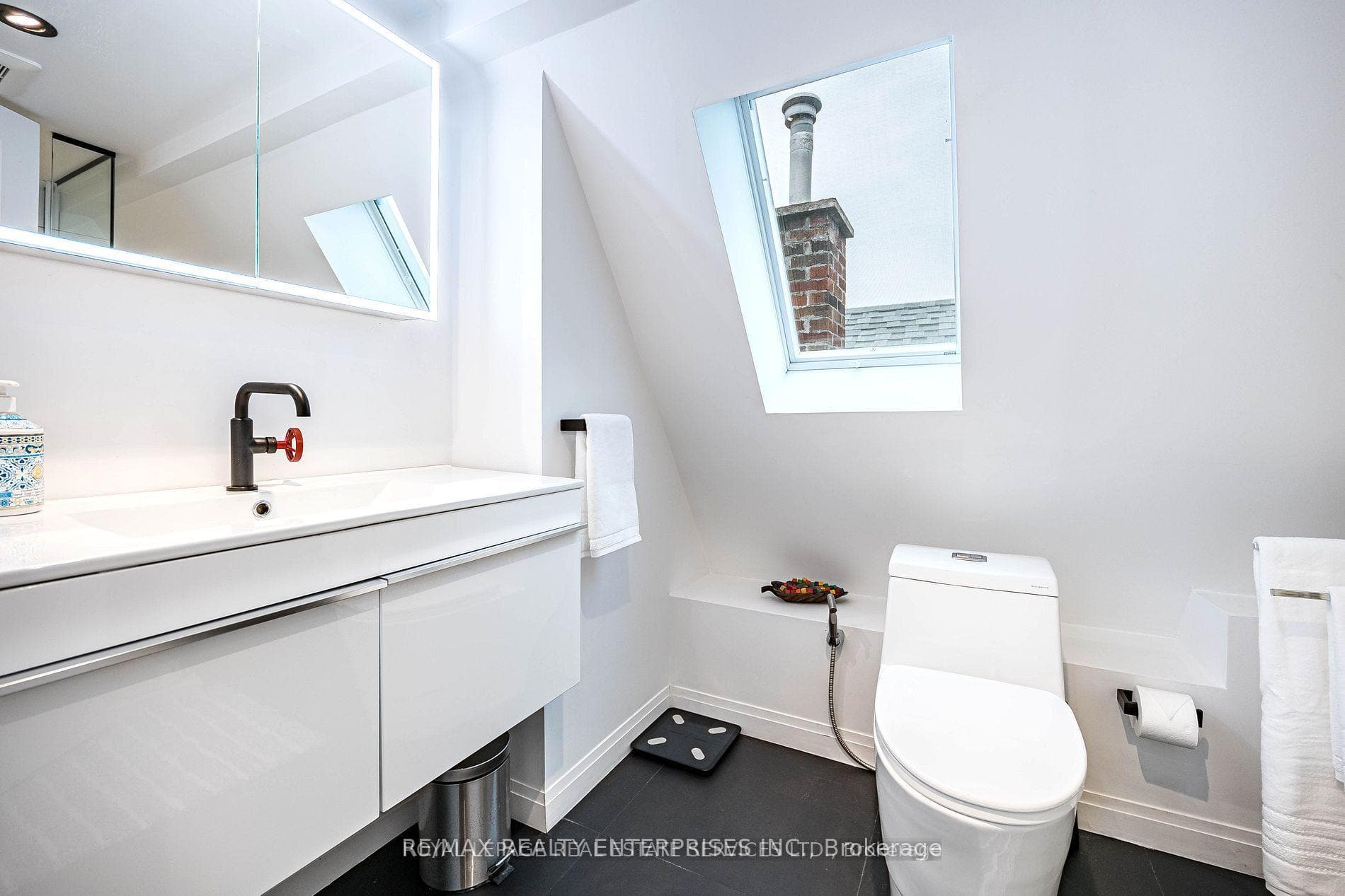 32 Seventh Street Unit Upper Level photo 9