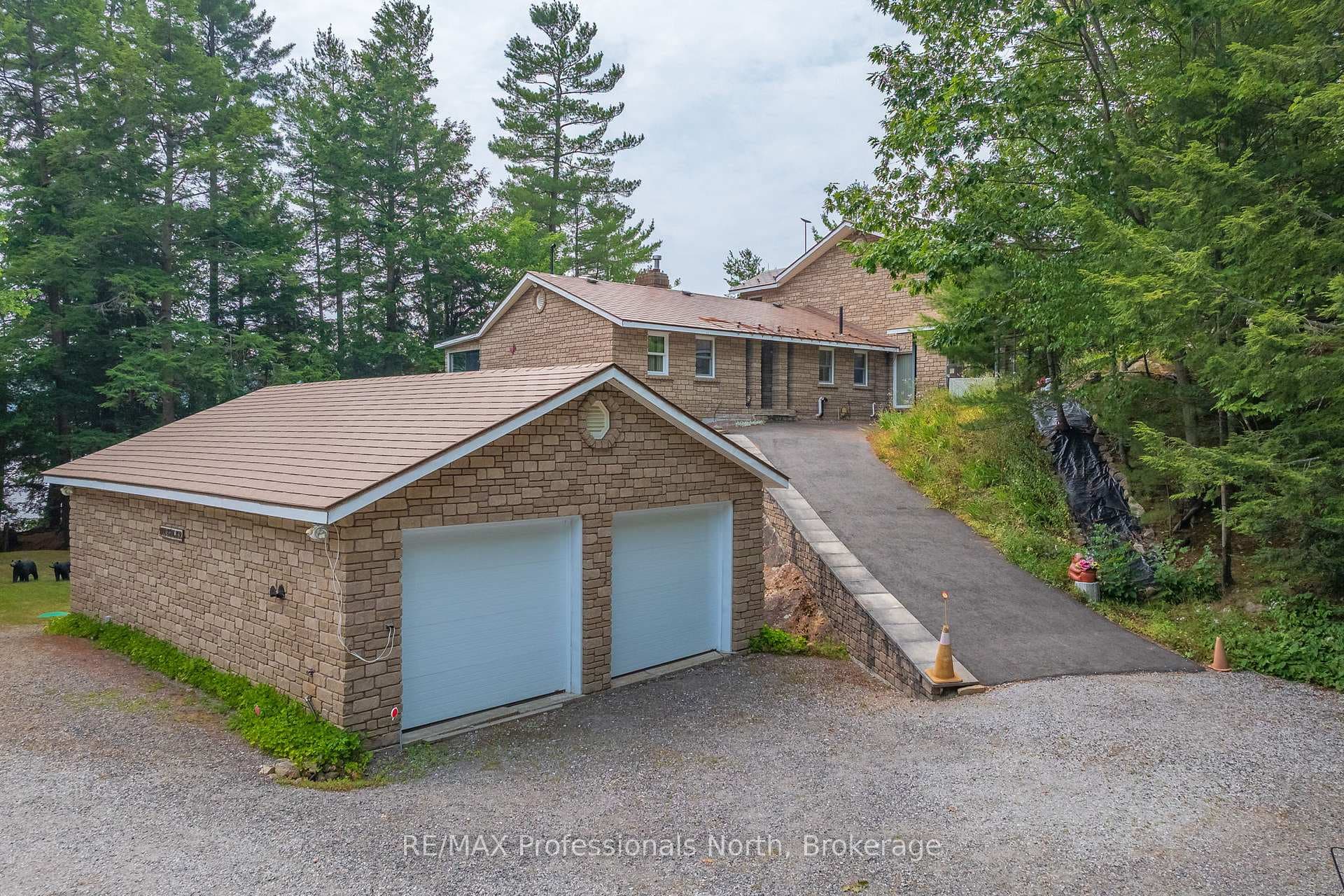 1077 Precambrian Drive photo 4