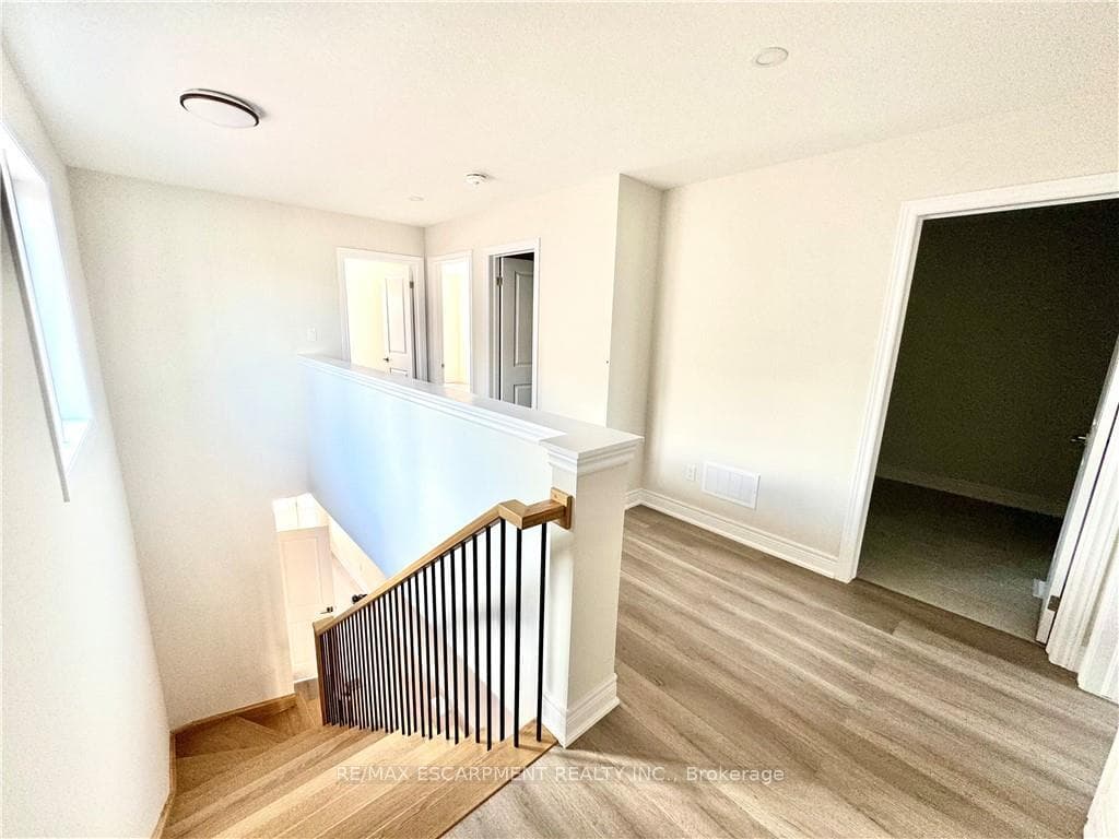 8 Harmony Way photo 8