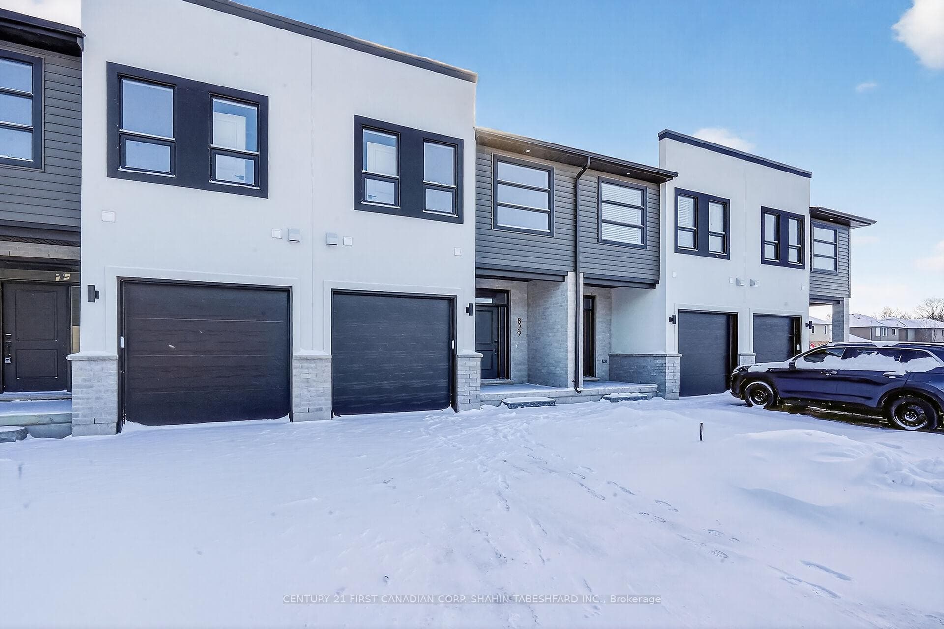 837 Catalpa Square photo 4