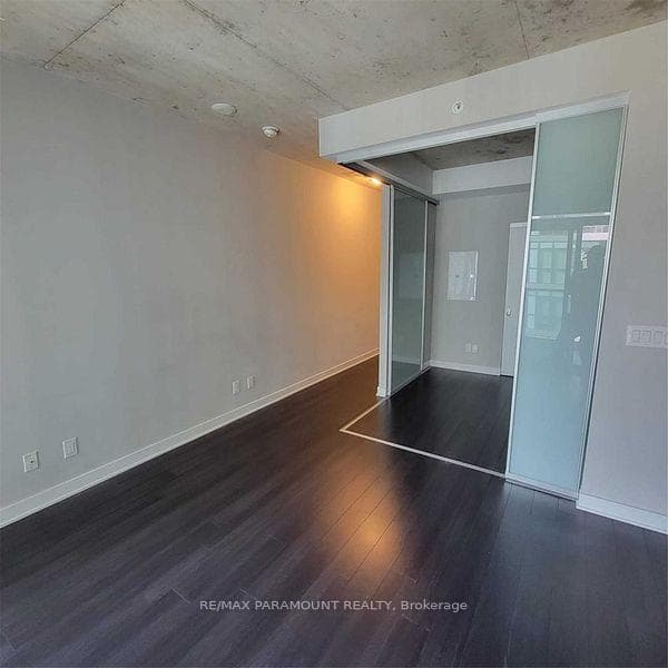 210 Simcoe Street Unit 1302 photo 4