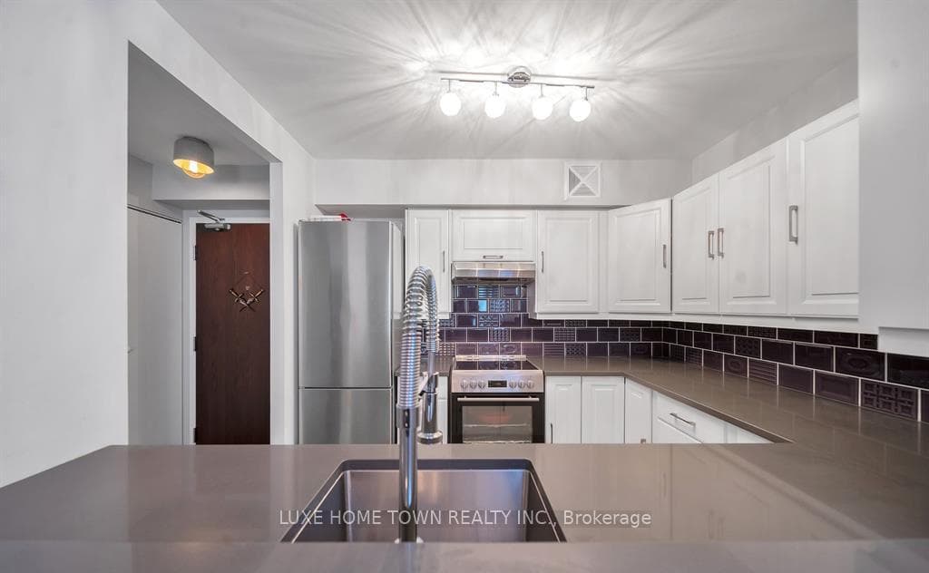 1055 Bay Street Unit 308 photo 5