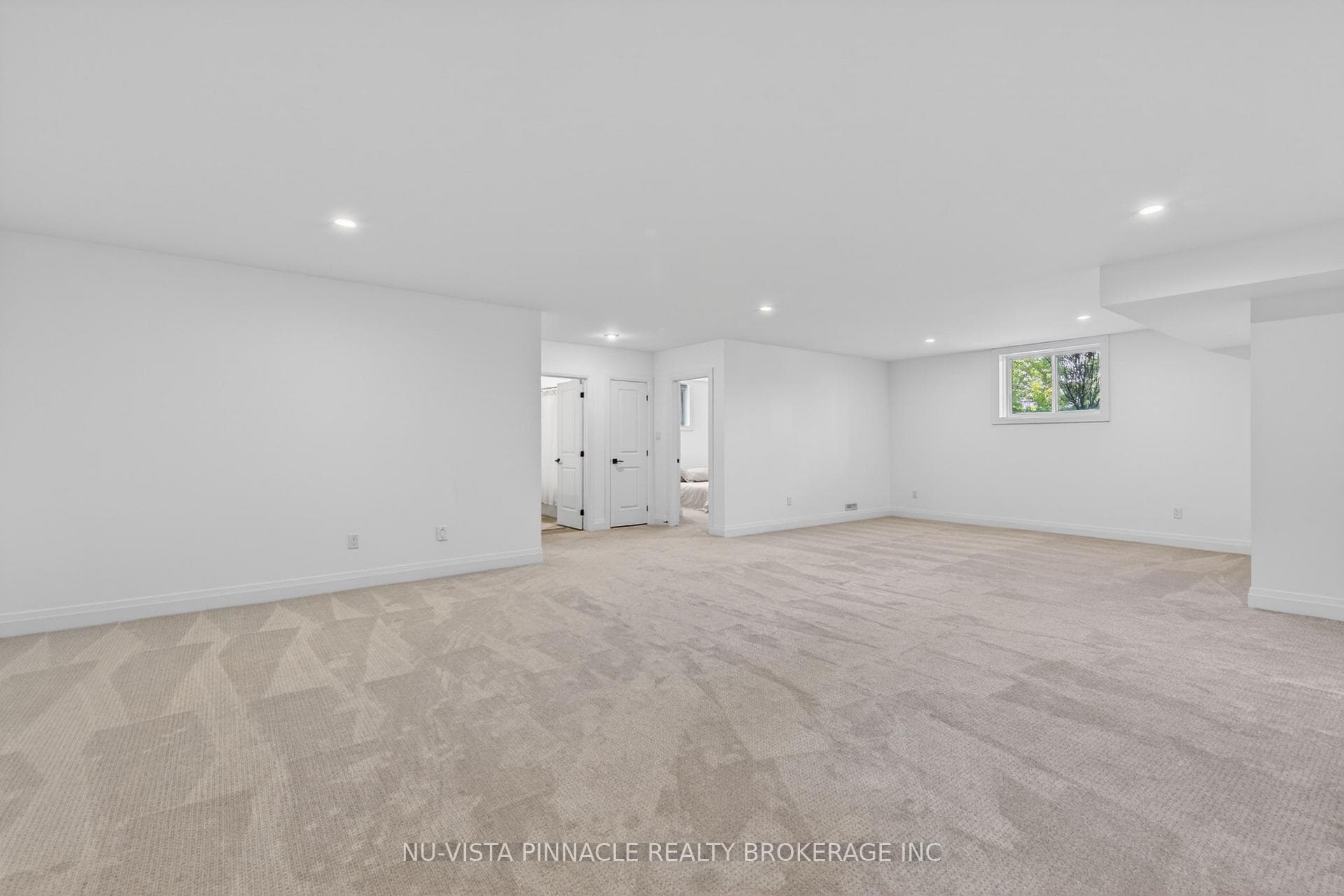 2572 LUCAS Avenue photo 34