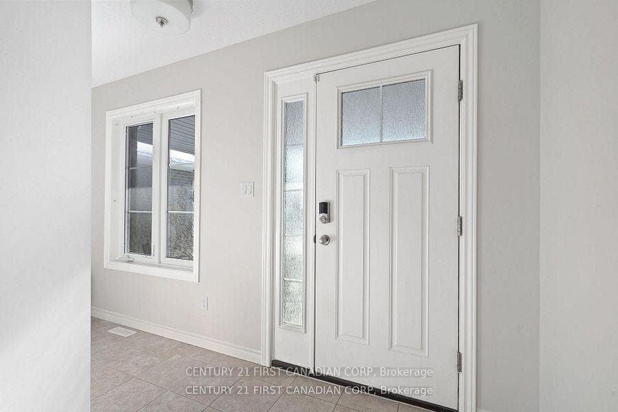 46 Westlake Drive photo 4