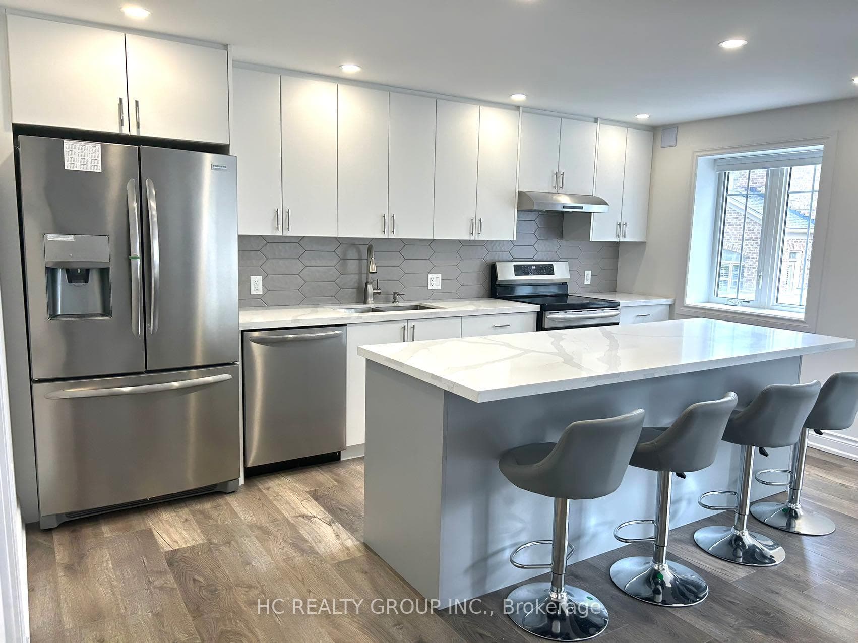 119 Fitzmaurice Drive Unit Bsmt photo 2