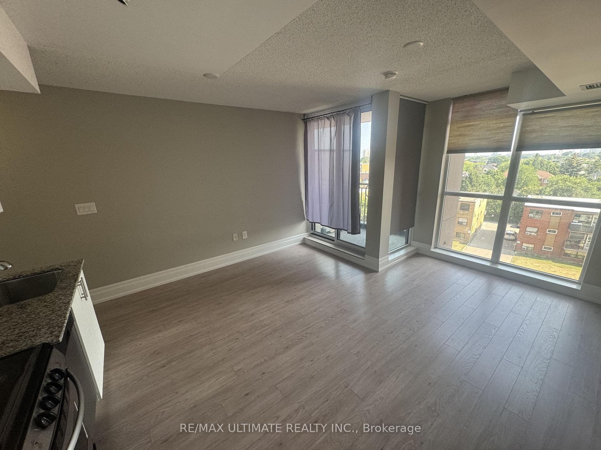 800 Lawrence Avenue Unit 516 photo 7