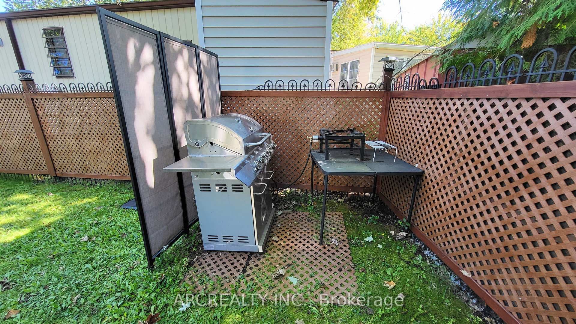 2 Oriole Parkway photo 29