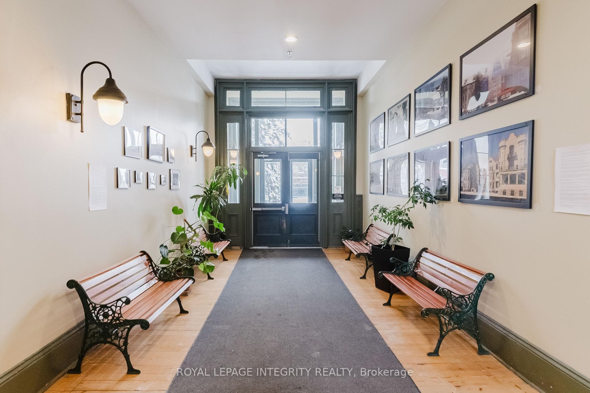 589 Rideau Street Unit 401 photo 2