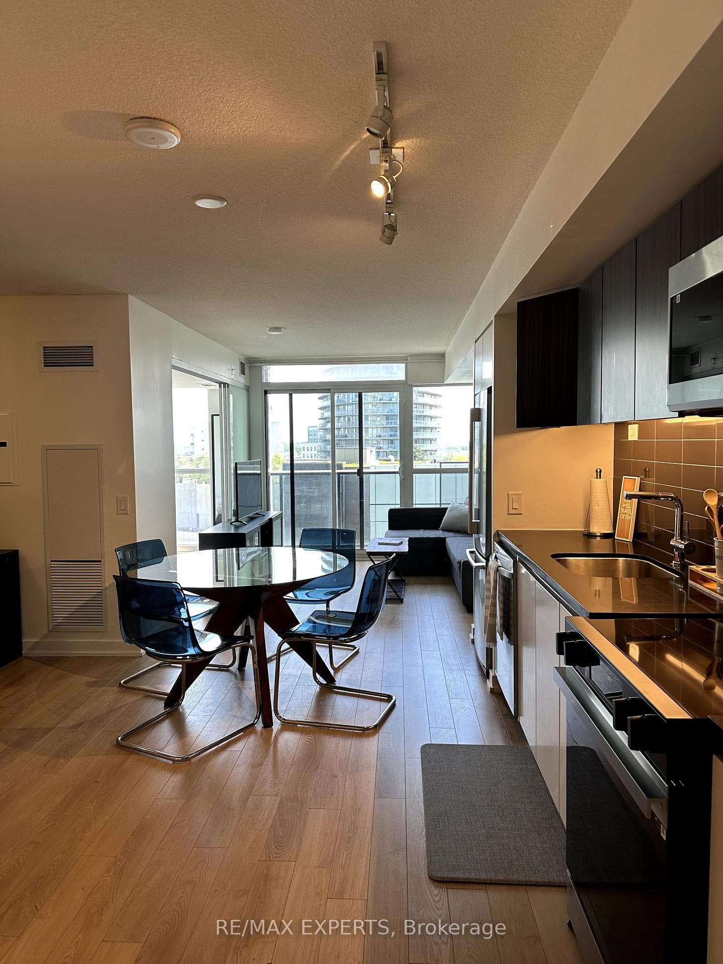 85 Queens Wharf Road Unit 805 photo 4