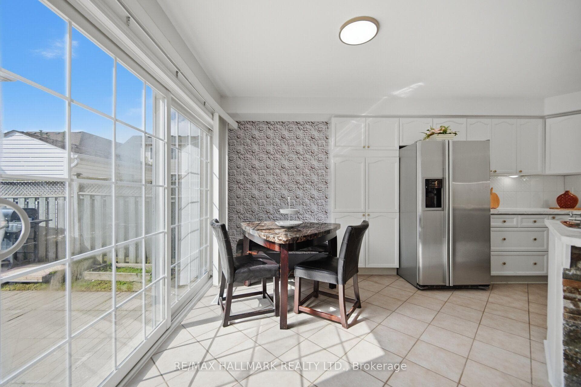 641 Marley Crescent photo 7