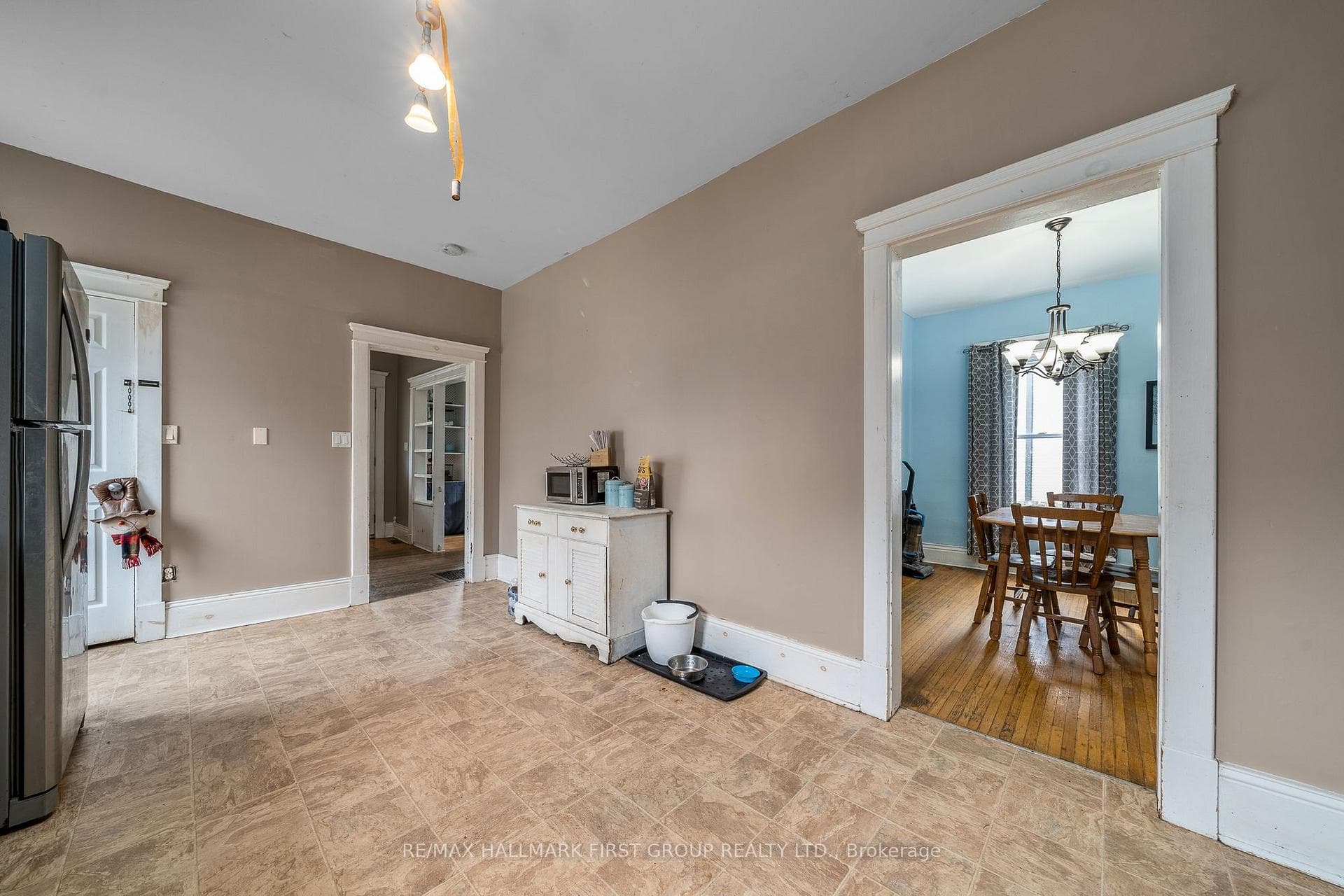 292 Dufferin Avenue photo 15