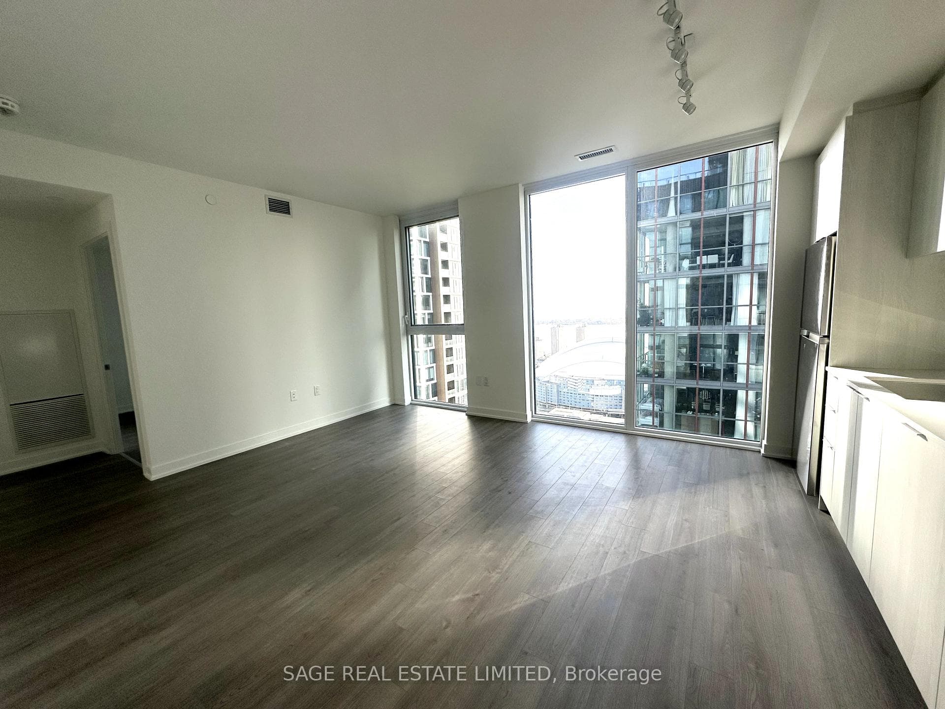 357 King Street Unit 3808 photo 12