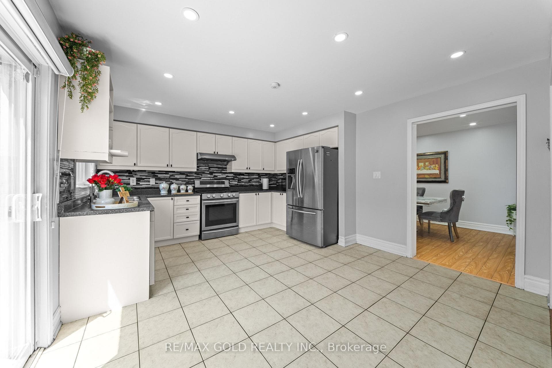 8 Bayridge Drive photo 11