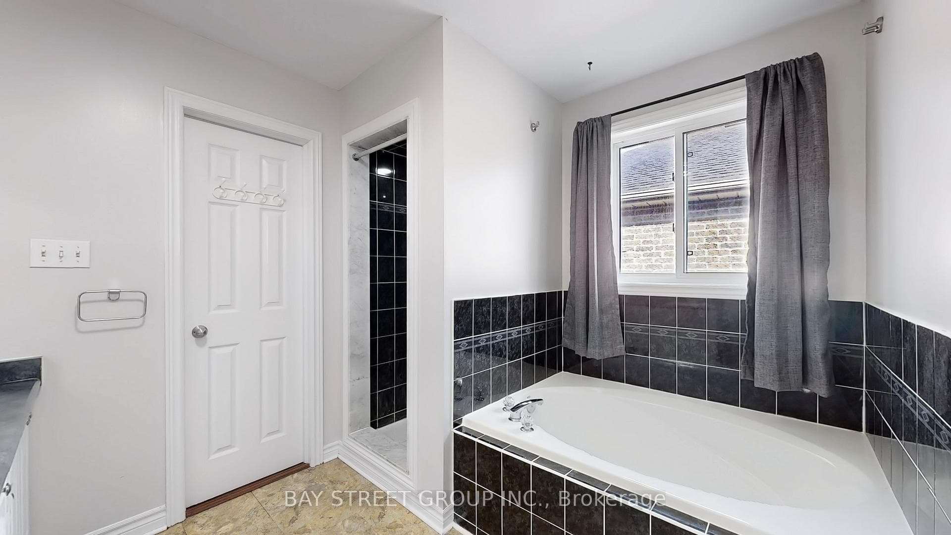 127 Dean Avenue photo 26