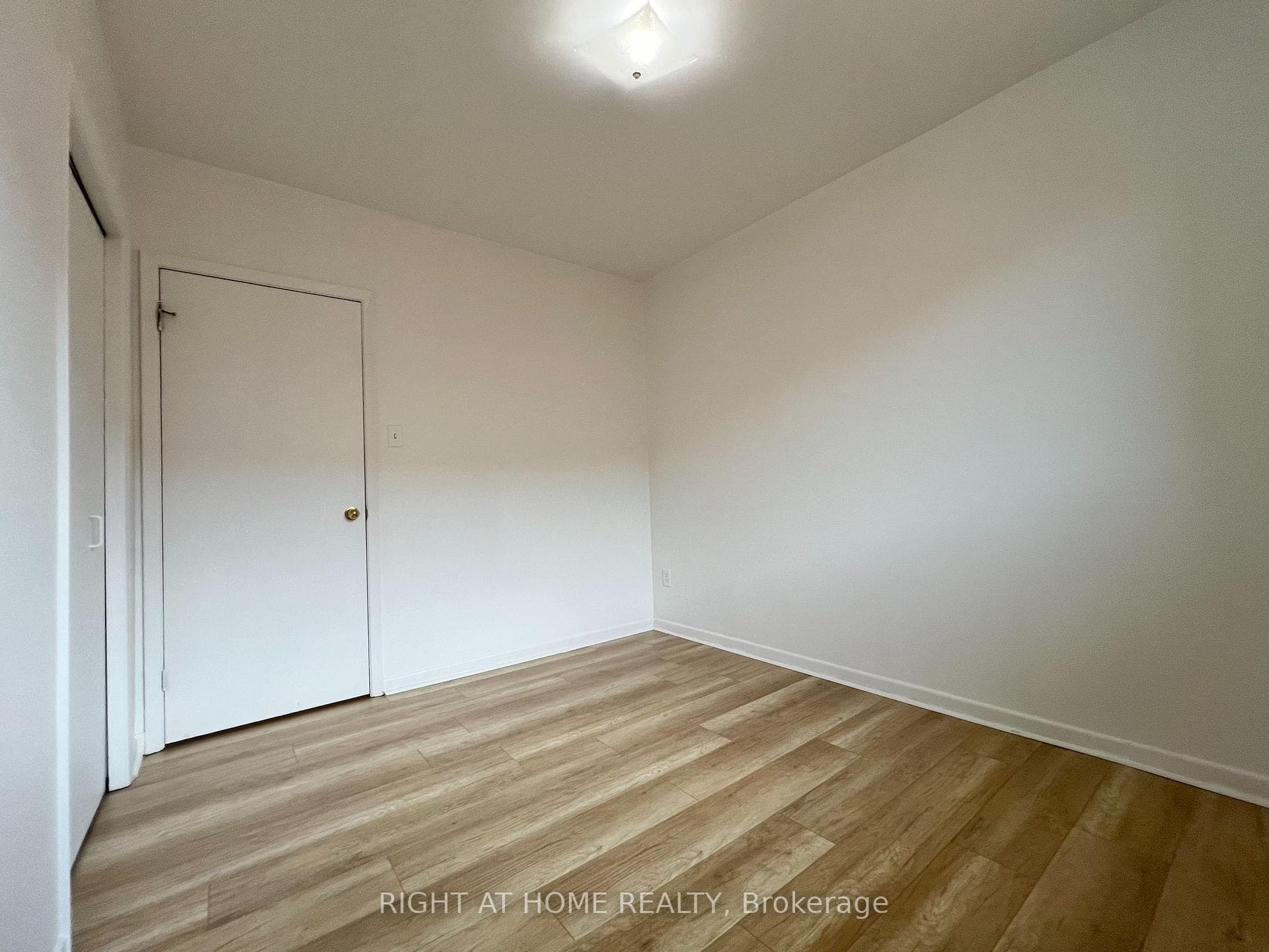 3264 Fieldgate Drive Unit Upper photo 14