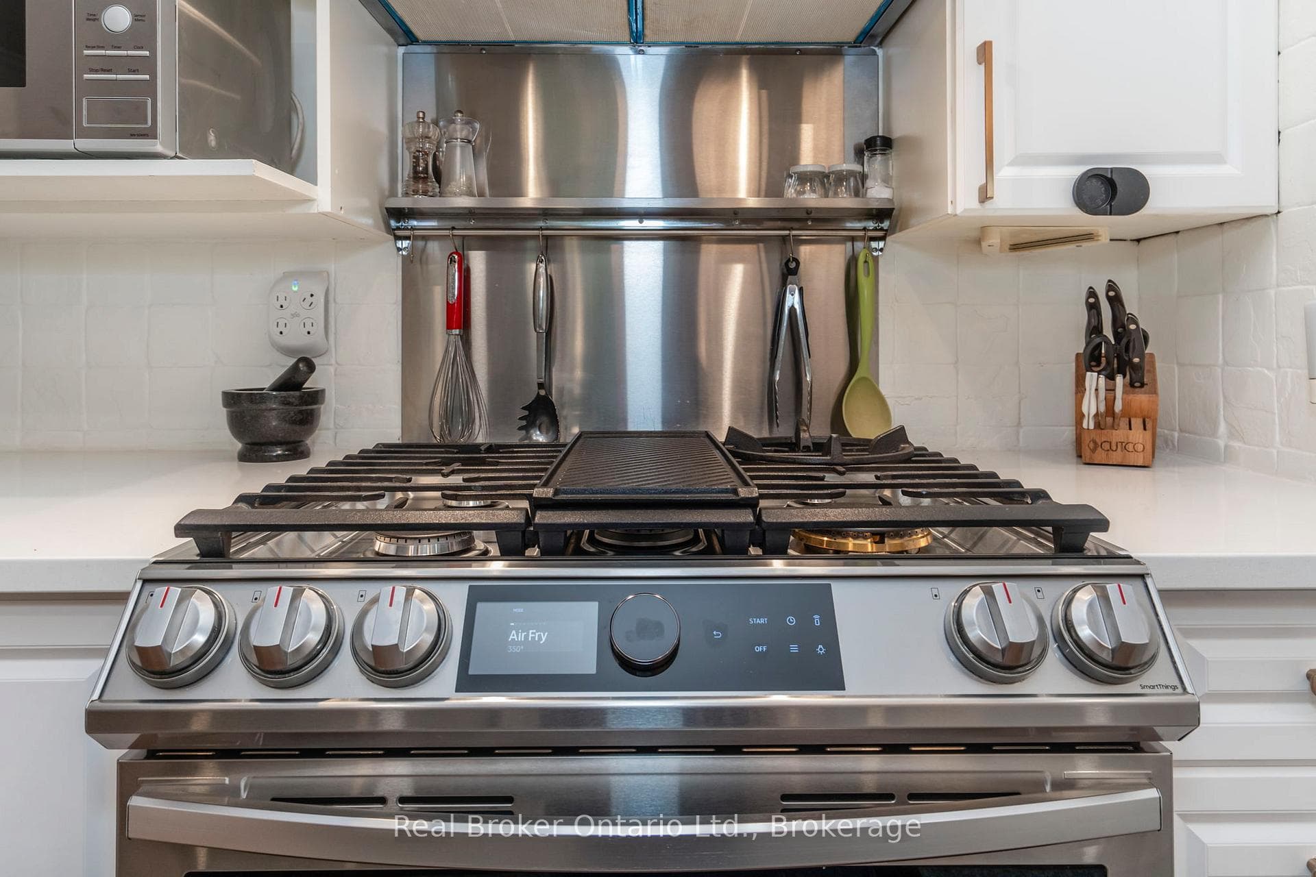 83 King Road photo 9