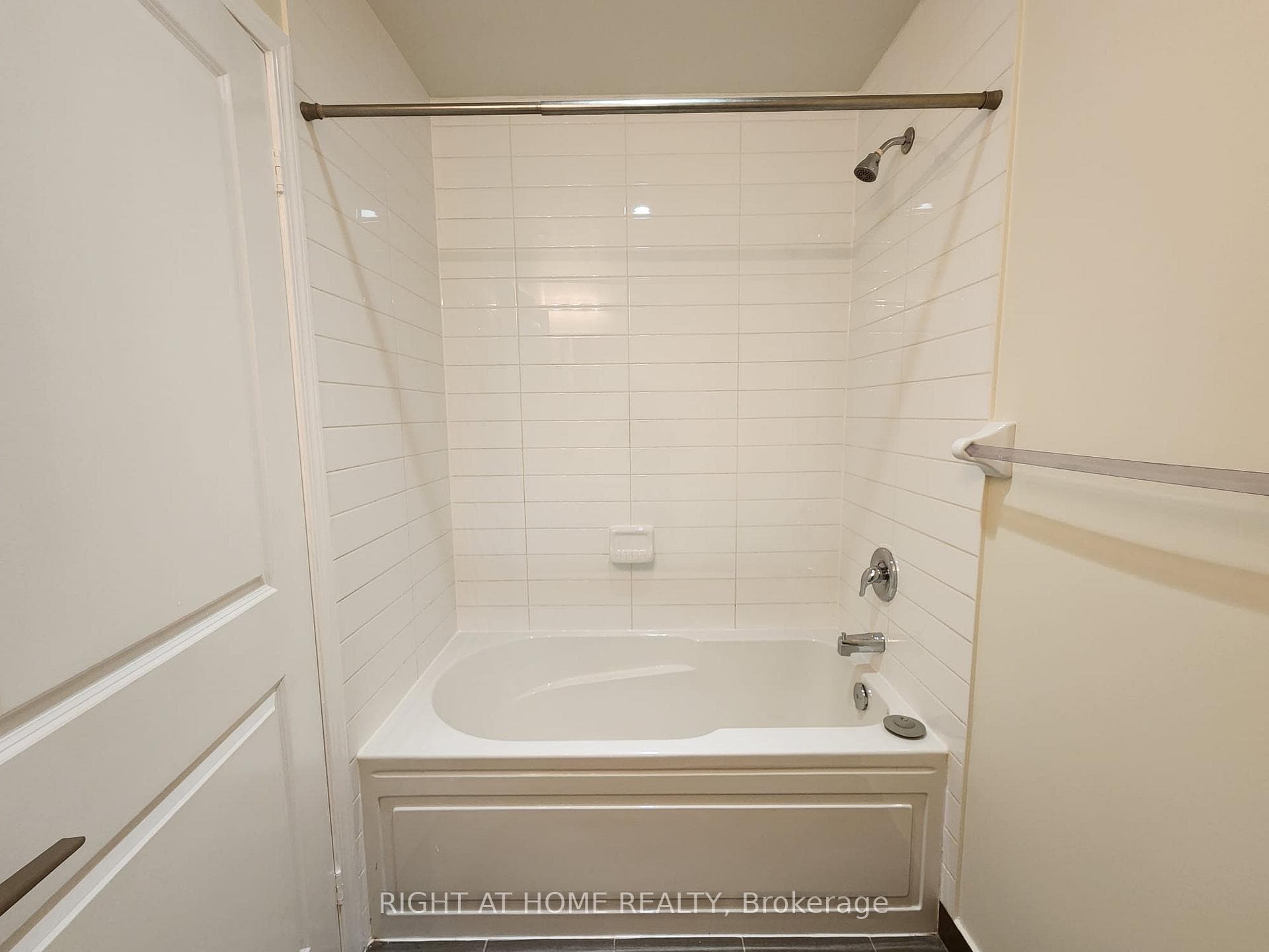 39 Annie Craig Drive Unit 1205 photo 15