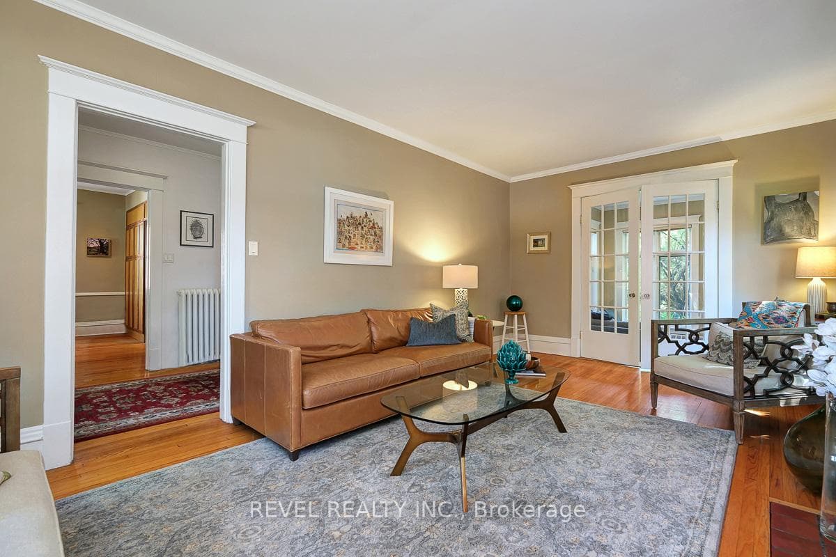 320 CLEMOW Avenue photo 9