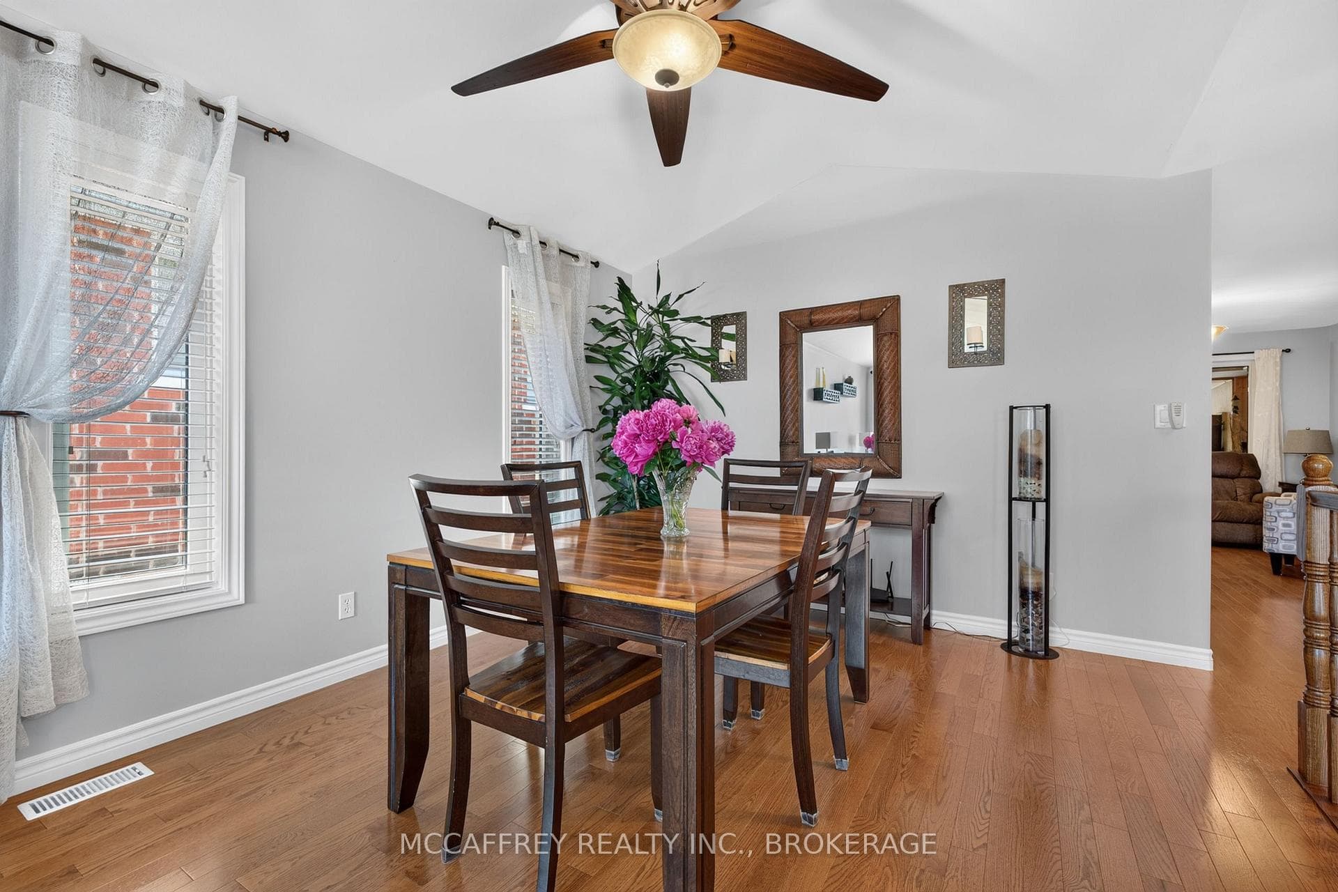 9 Hartwood Crescent photo 8