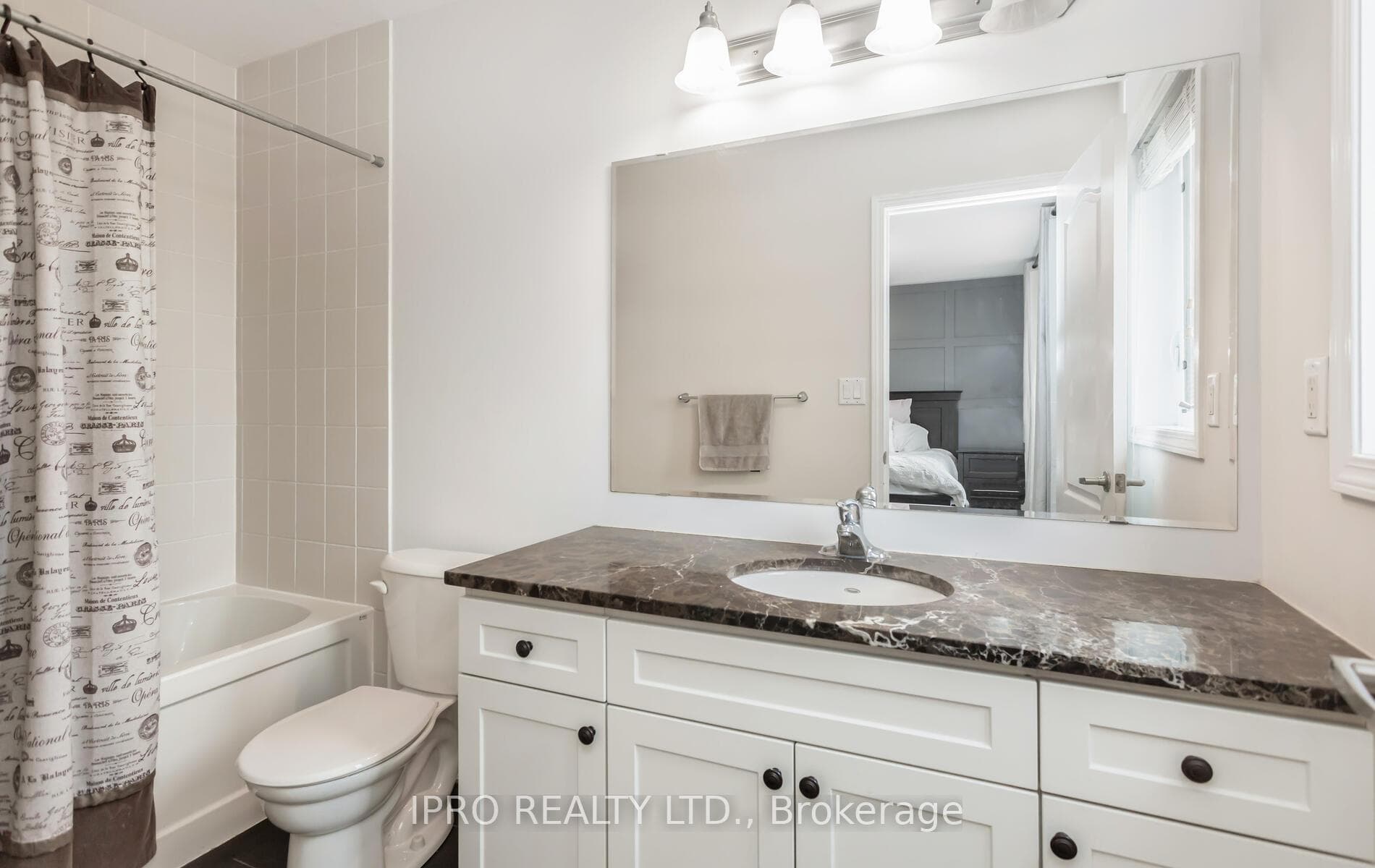102 Bleasdale Avenue photo 30