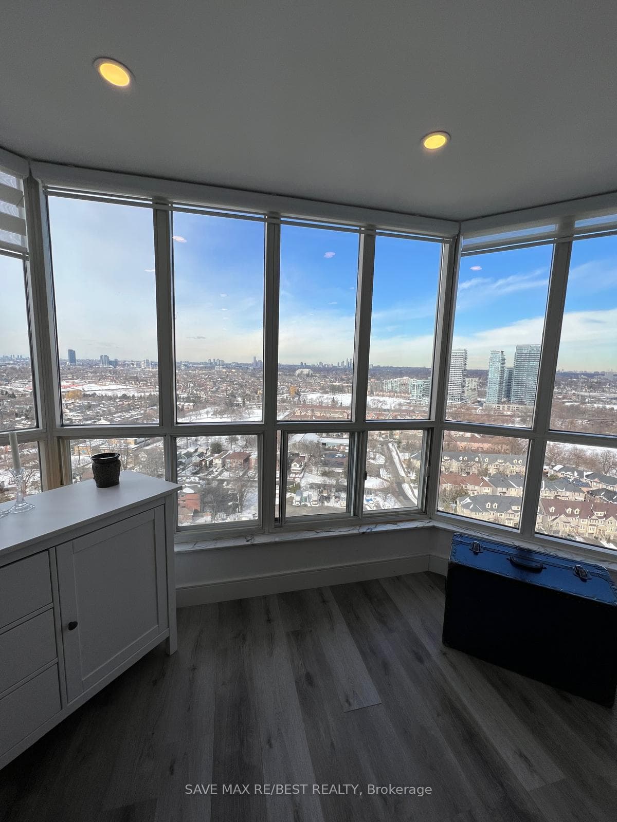 2285 Lakeshore Boulevard Unit 2409 photo 4
