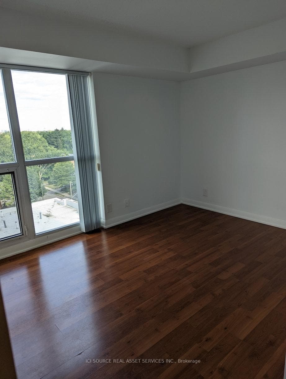 17 Anndale Drive Unit 811 photo 3