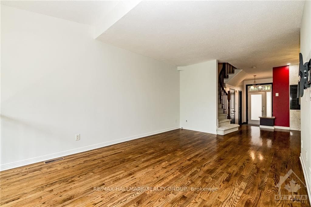 4 CAMBRAY Lane photo 12