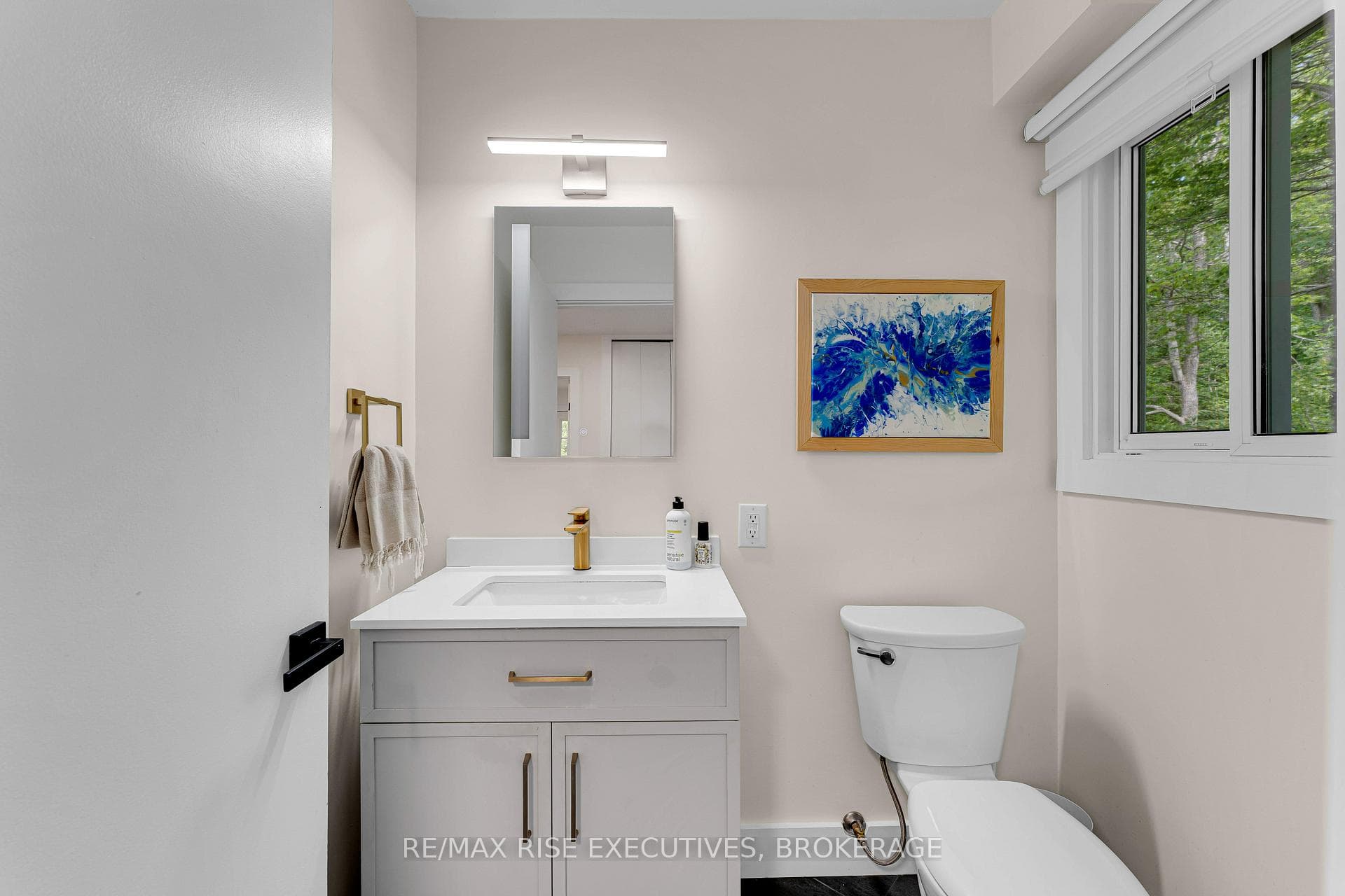 1520 Shore Road photo 10