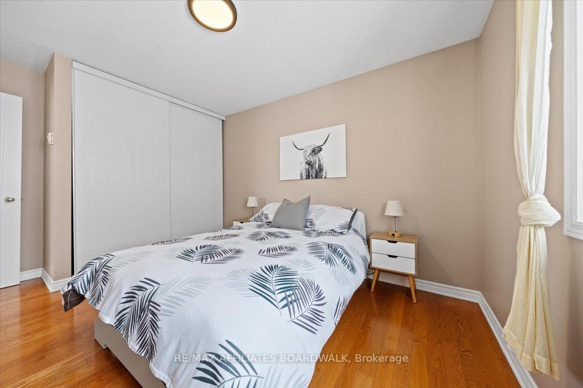 8 Stonepointe Avenue photo 31
