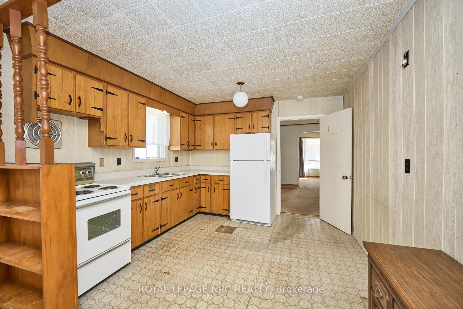 4445 Simcoe Street photo 10