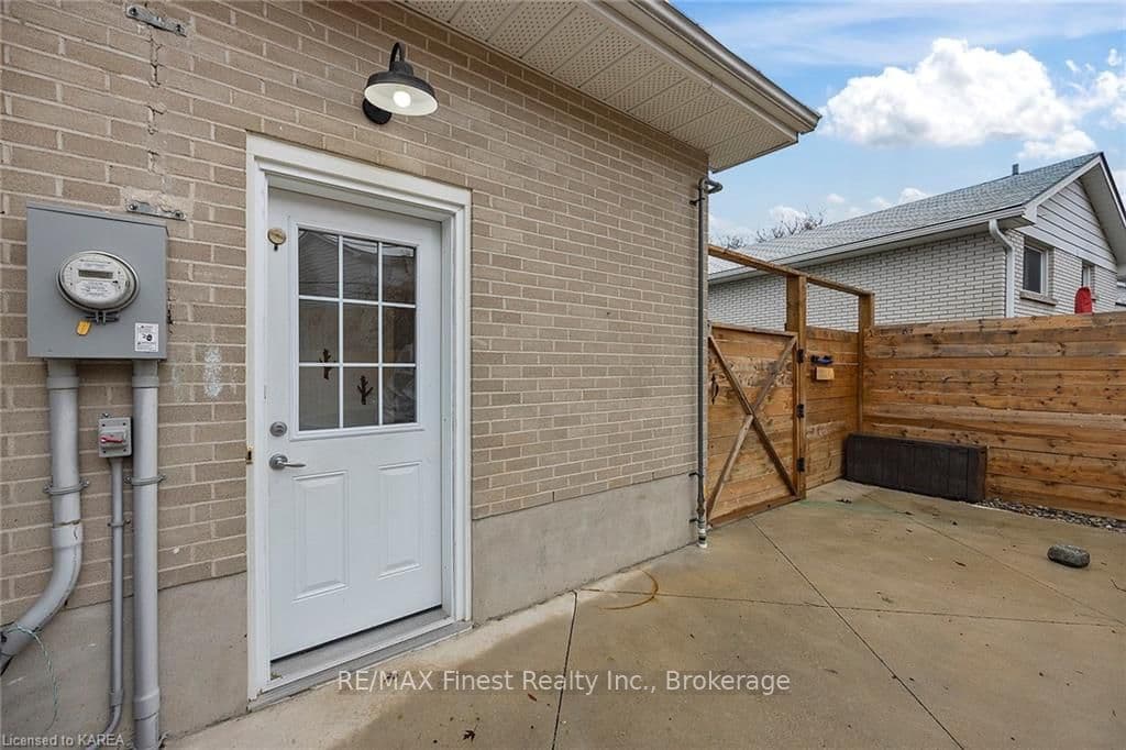 90 BRAEMAR Road photo 37
