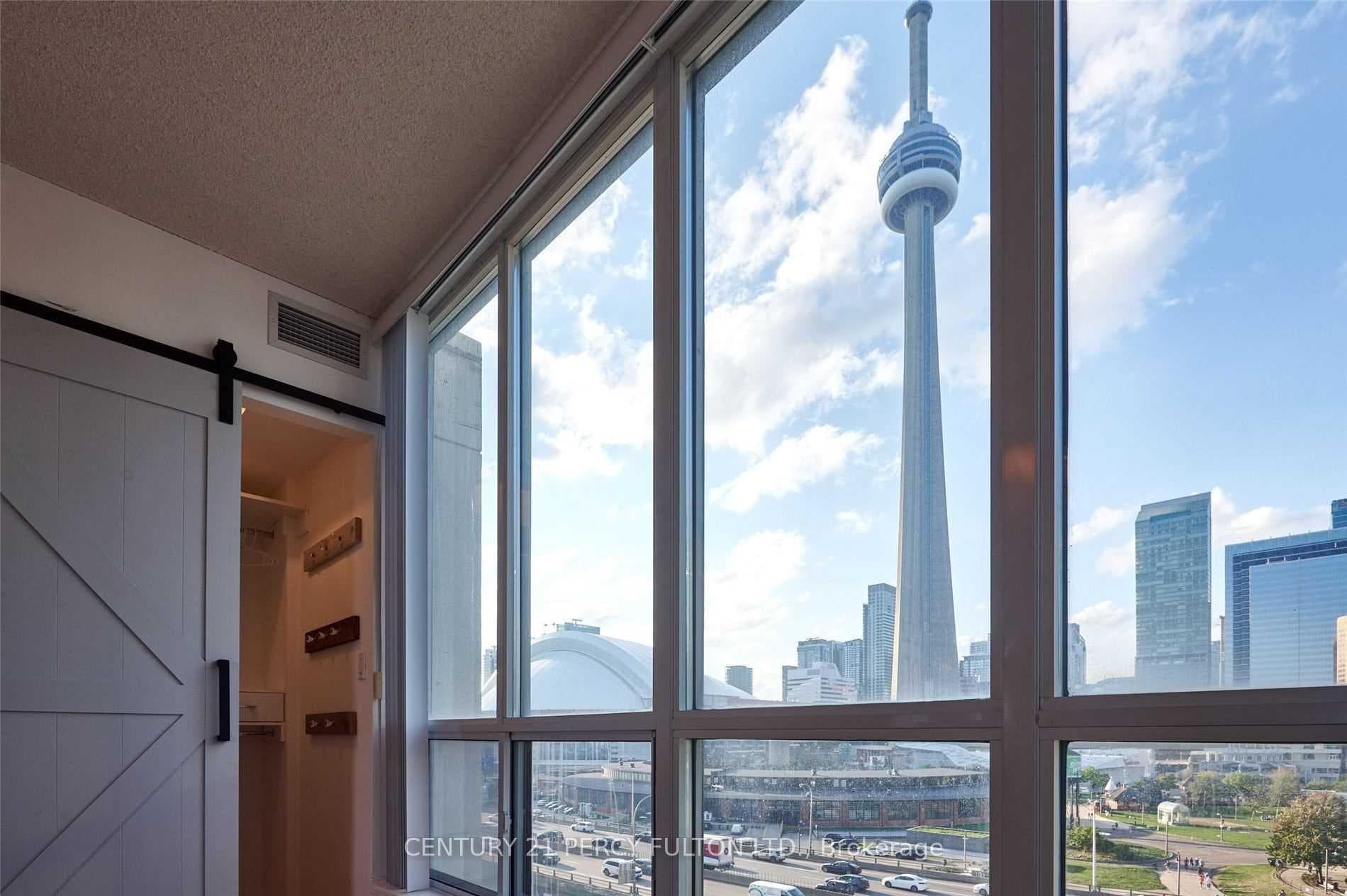 230 Queens Quay Unit 1016 photo 21
