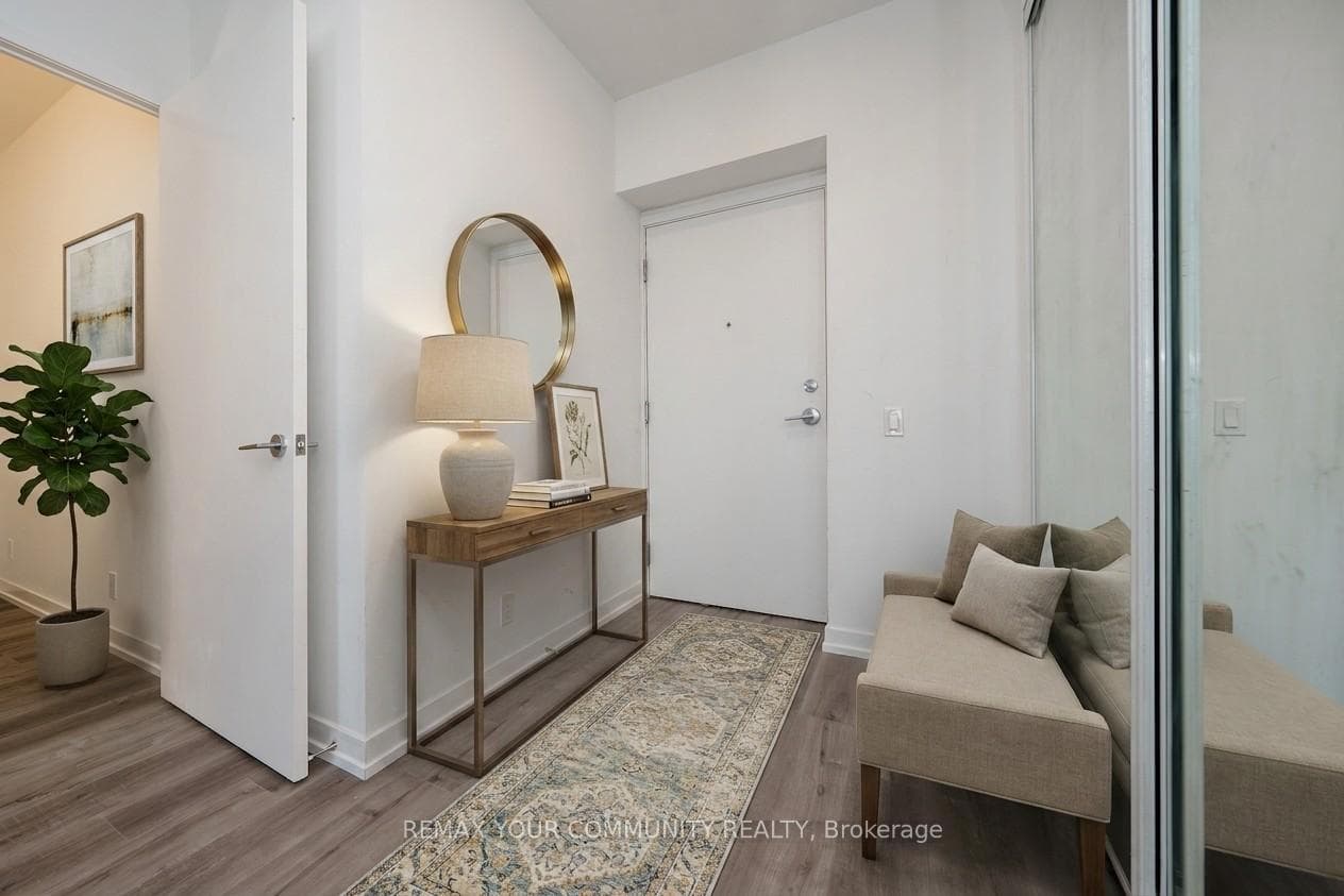 950 Portage Parkway Unit 301 photo 20