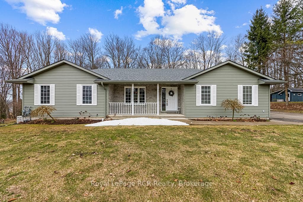 107 MAPLE RIDGE Crescent photo 2