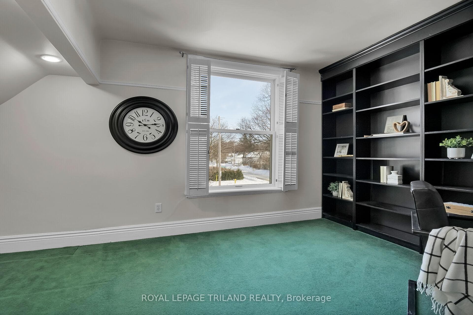 855 Maitland Street photo 23