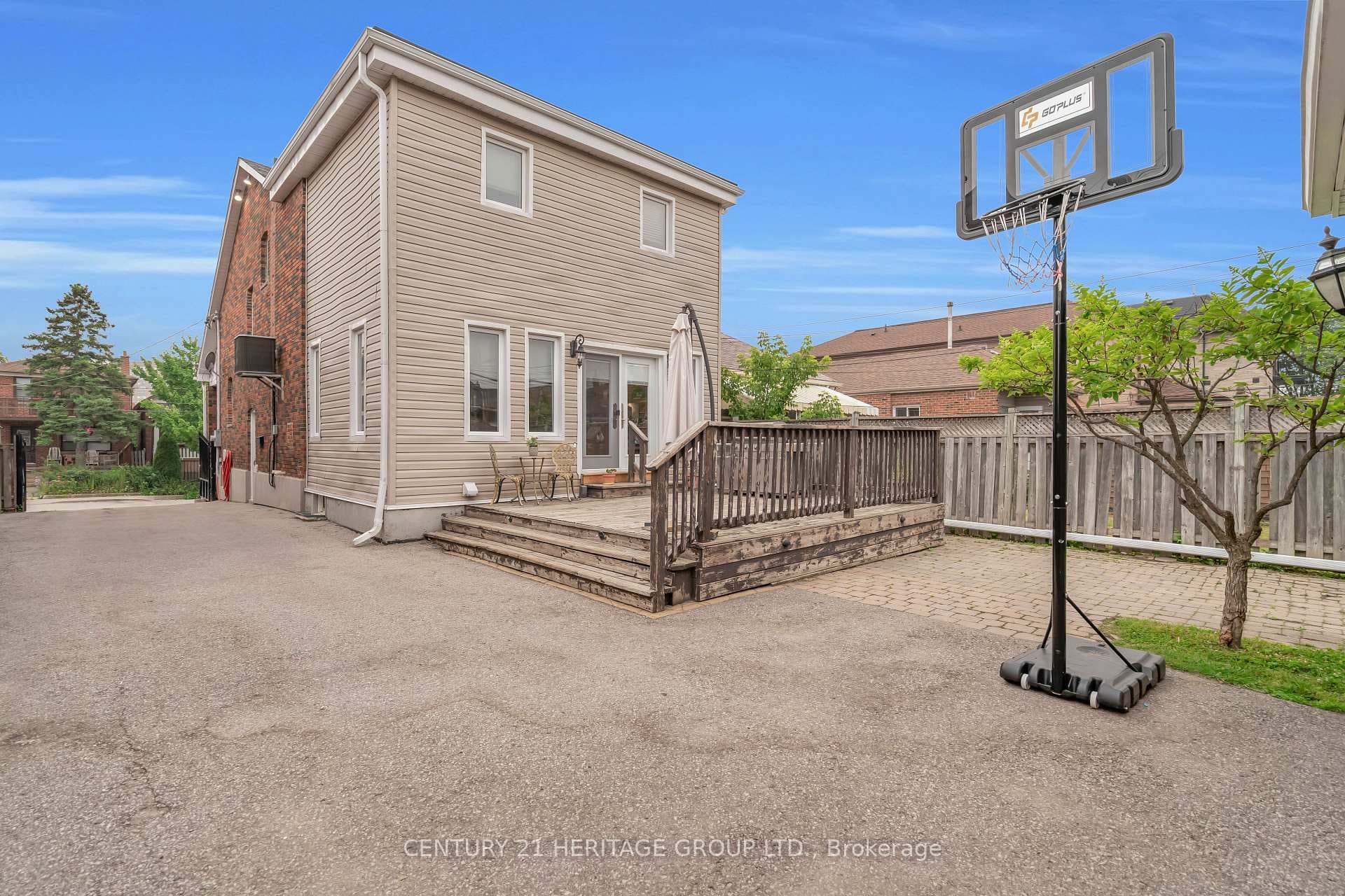 33 Sanderstead Avenue photo 40