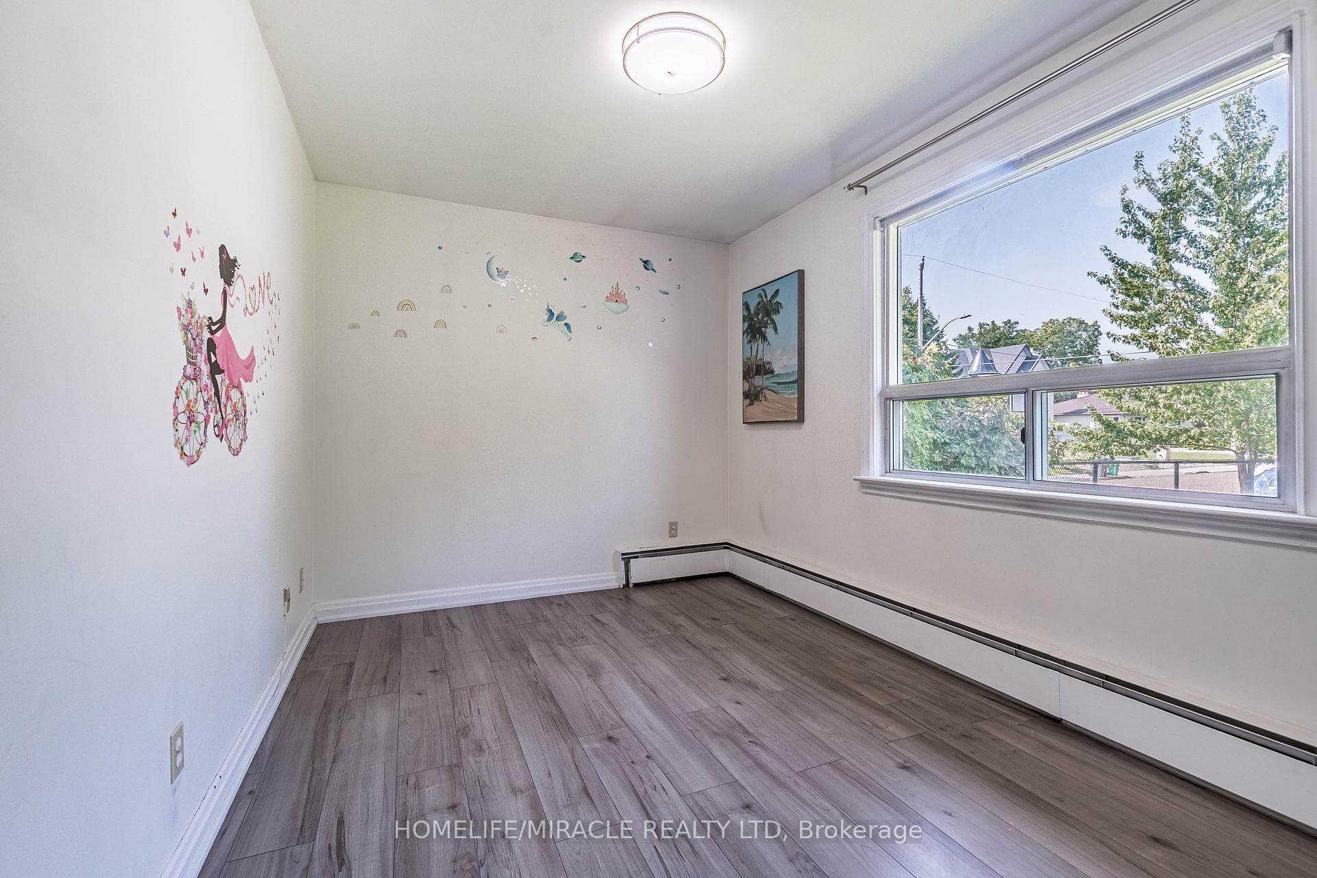 625 Hyacinthe Boulevard photo 25